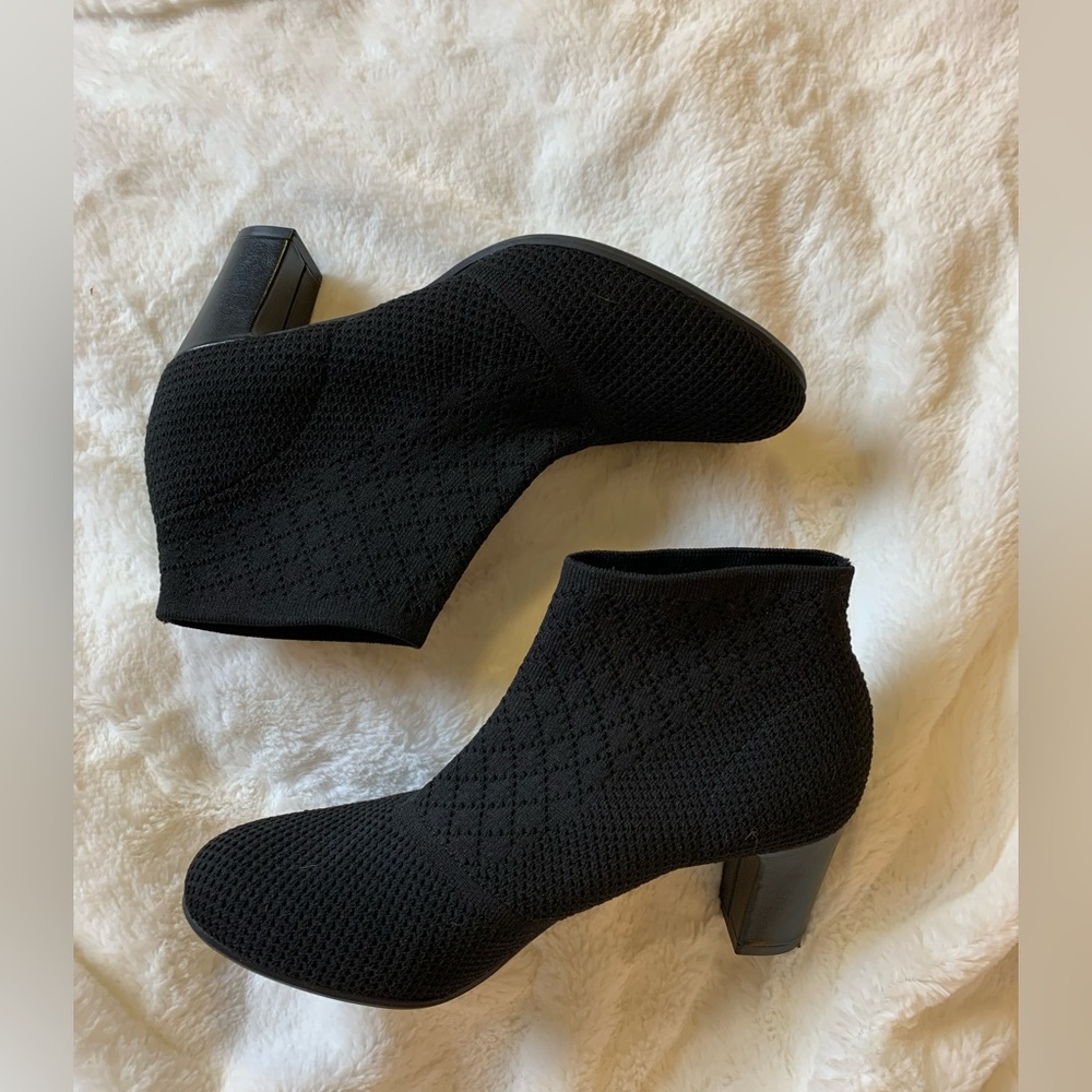 Life Stride Dreamy Flex Black Ankle Bootie